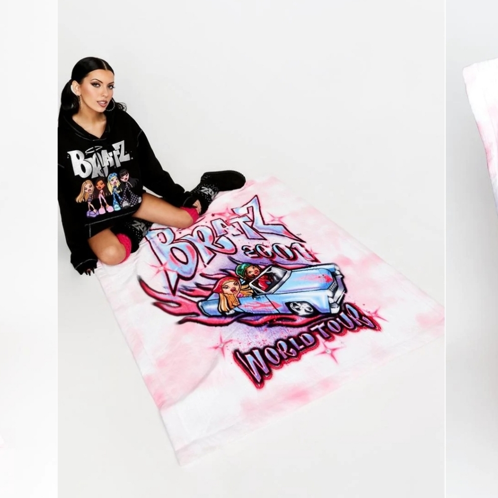 Rare 2001 Bratz Dolls Fleece Blanket Throw Bratz Pack Passion For Fashion soft - Picture 2 of 6